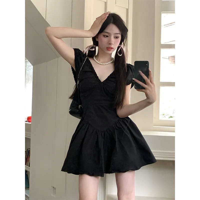 V-Neck Cinched Waist Black Fluffy Skirt French Style Bubble Sleeve Dress